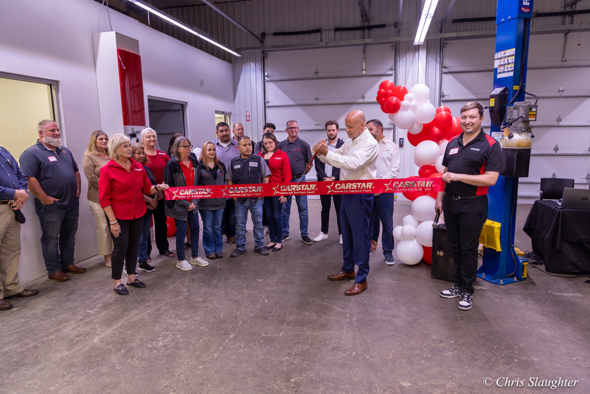 Larry and Patti King at the CARSTAR grand opening ribbon cutting